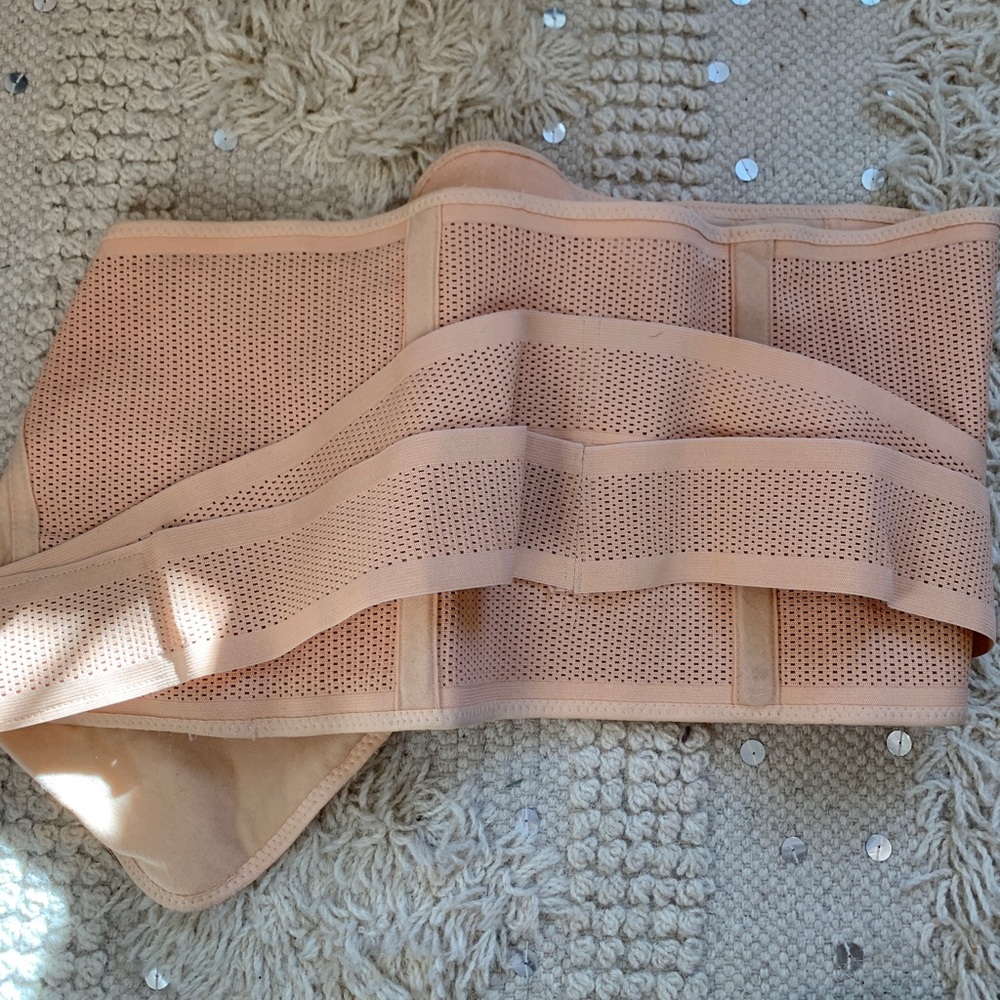 Postpartum waist trainer